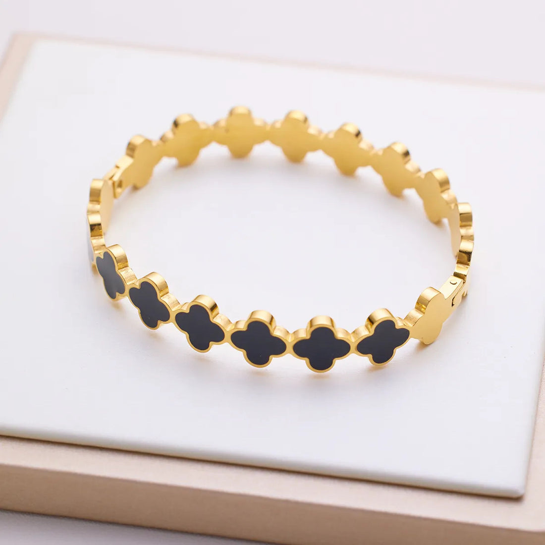 BGW Clover Bangle