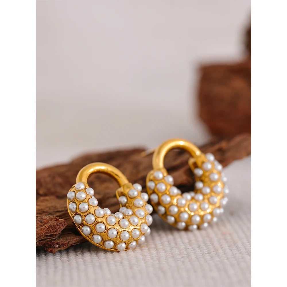 Pearl Round Studs