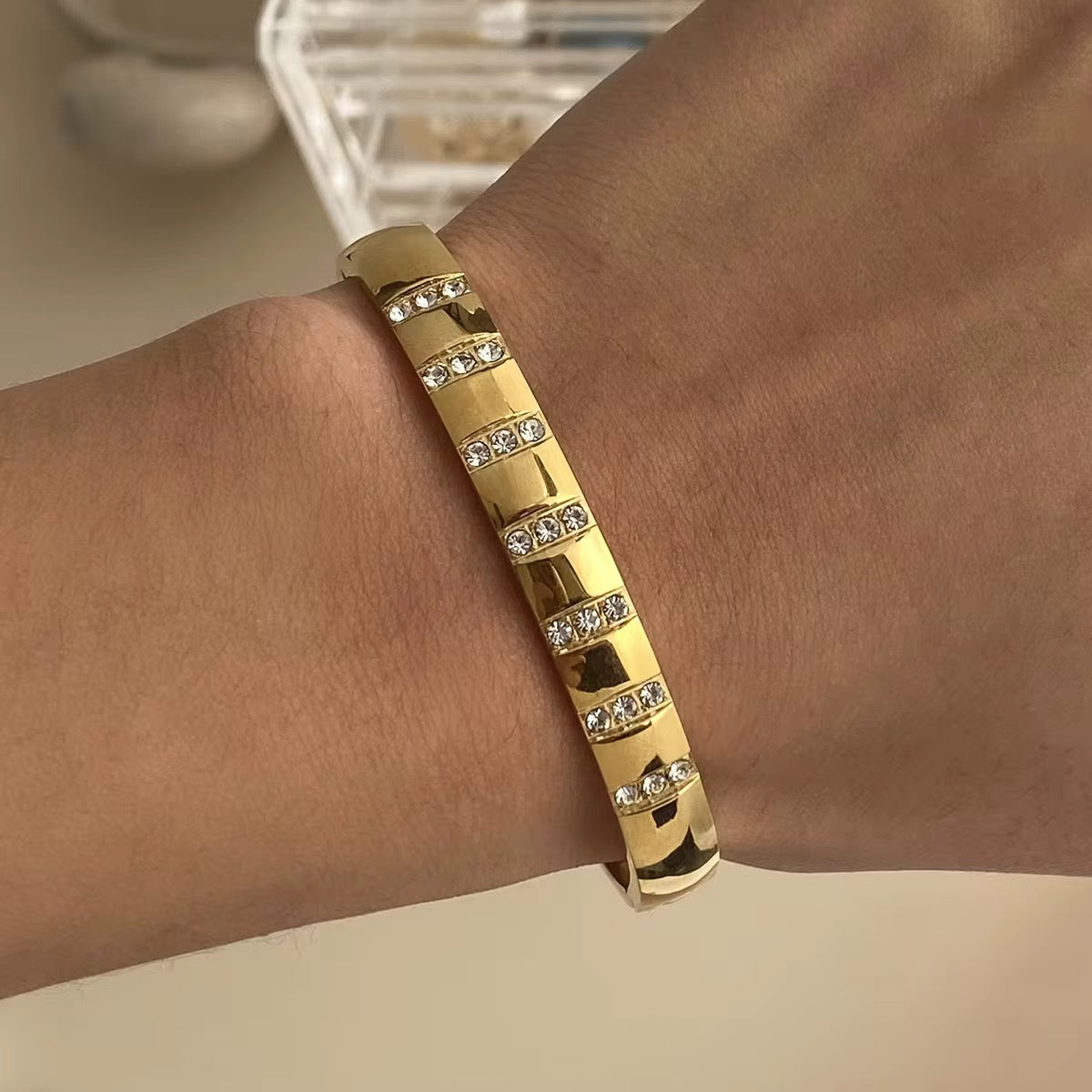 Stella Zircon Bangle