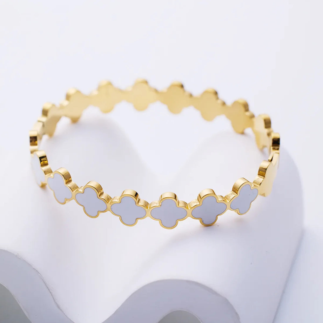 BGW Clover Bangle