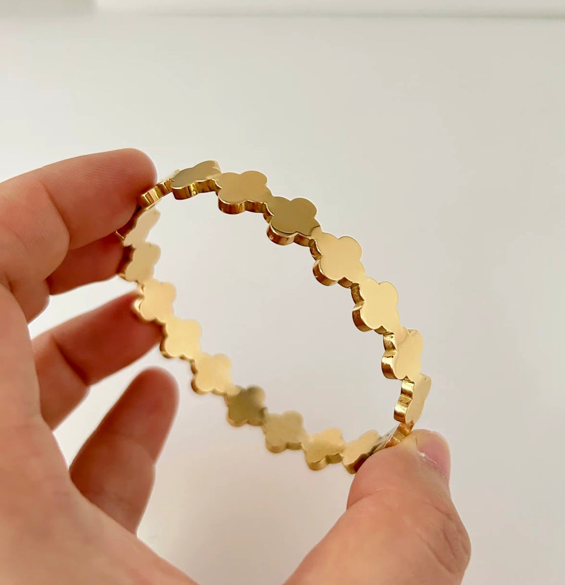 BGW Clover Bangle