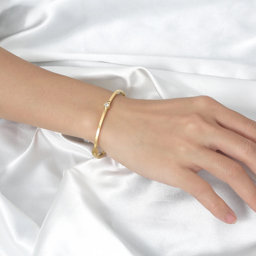 Dainty Solitaire Bangle