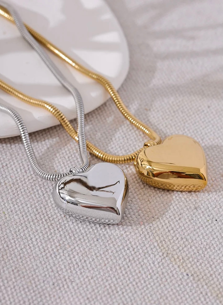 【fa.er.ie】25ss chunky heart dreamy necklace fa.er.ie] chunky heart dreamy necklace