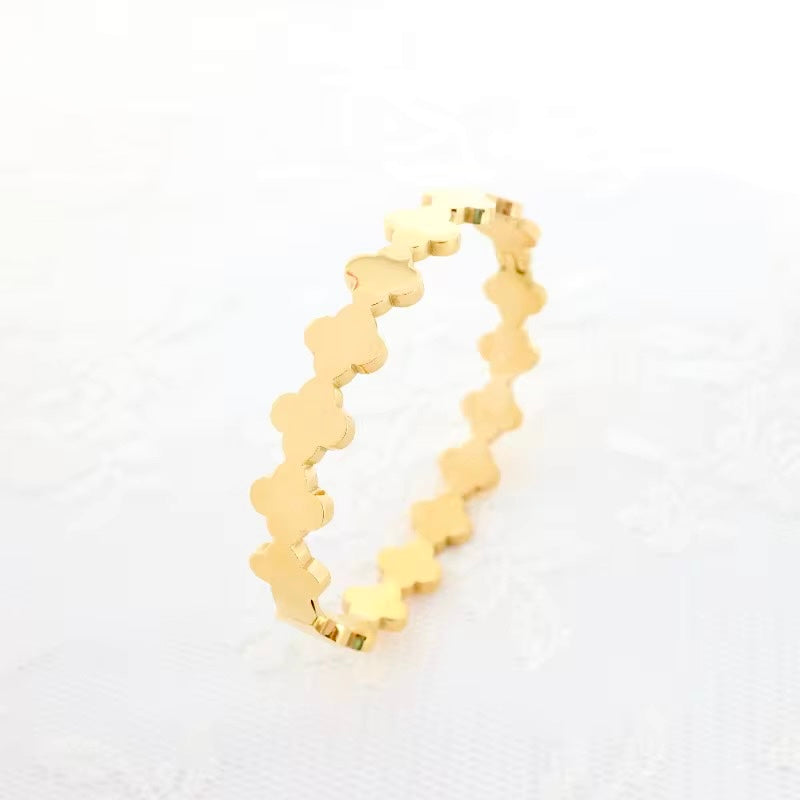 BGW Clover Bangle