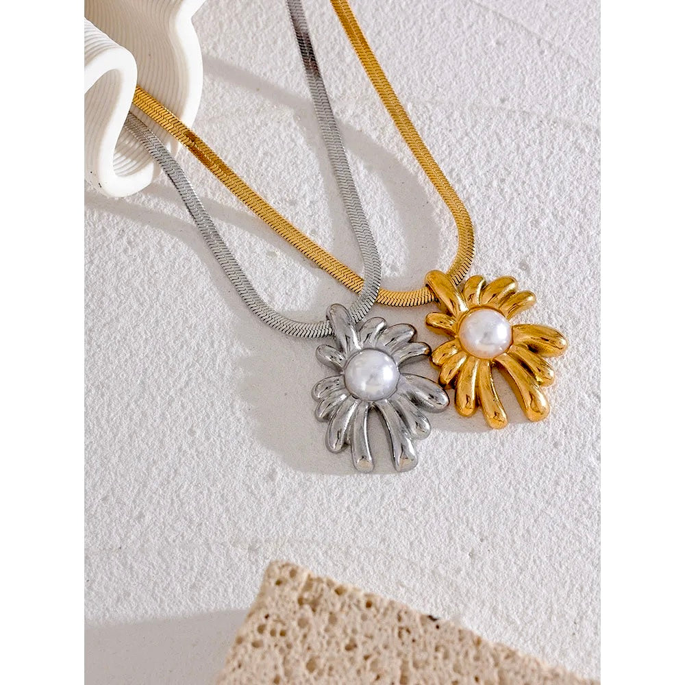 Pearl Flower Pendant
