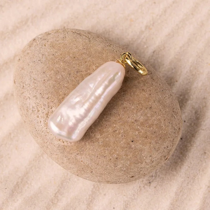 Long Baroque Pearl
