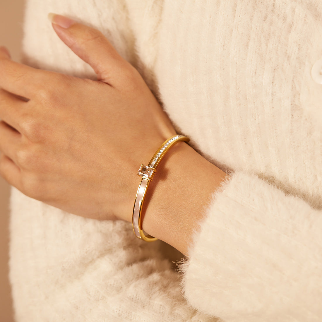Single Stone Rhinestone Bangle